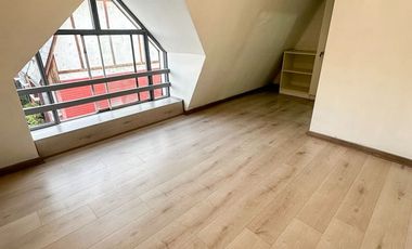 Casa 2 Pisos Fernando Rioja, La Cisterna / 5D 4B Estacionamientos