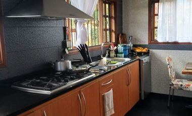 LINDA CASA CAMPESTRE PERO A POCOS METROS DEL AREA URBANA