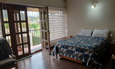 LINDA CASA CAMPESTRE PERO A POCOS METROS DEL AREA URBANA