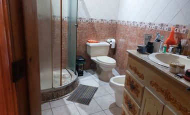 VENTA DE CASA ESQUINERA DE 3 PISOS EN SANTA ROSA