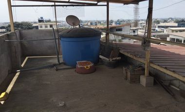 VENTA DE CASA ESQUINERA DE 3 PISOS EN SANTA ROSA