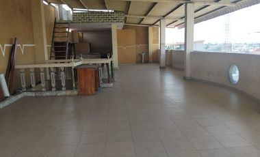 VENTA DE CASA ESQUINERA DE 3 PISOS EN SANTA ROSA