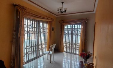 VENTA DE CASA ESQUINERA DE 3 PISOS EN SANTA ROSA