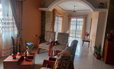 VENTA DE CASA ESQUINERA DE 3 PISOS EN SANTA ROSA