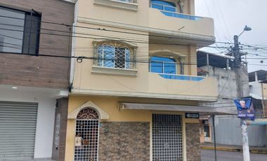 VENTA DE CASA ESQUINERA DE 3 PISOS EN SANTA ROSA