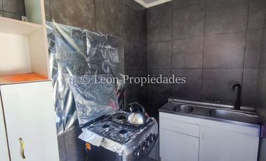 Leon Propiedades vende Gran casa en Curacaví centro.