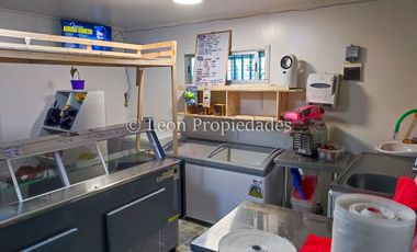 Leon Propiedades vende Gran casa en Curacaví centro.