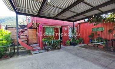 Leon Propiedades vende Gran casa en Curacaví centro.