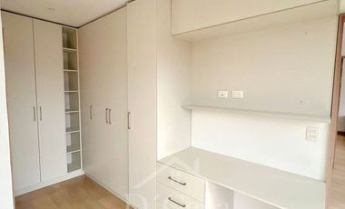 (D-1079) Vendo Departamento en Cuenca en zona exclusiva – Remigio Crespo – 2dormitorio,  garaje y bodega