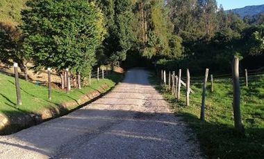 SE ARRIENDA HERMOSA CASA COLINAS DE APOSENTOS COGUA