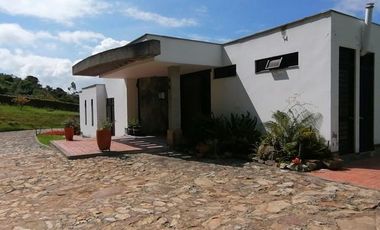 SE ARRIENDA HERMOSA CASA COLINAS DE APOSENTOS COGUA