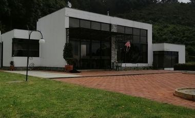 SE ARRIENDA HERMOSA CASA COLINAS DE APOSENTOS COGUA