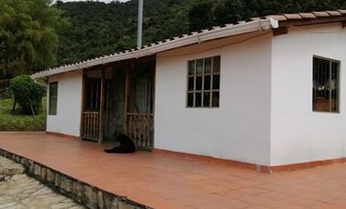 SE ARRIENDA HERMOSA CASA COLINAS DE APOSENTOS COGUA