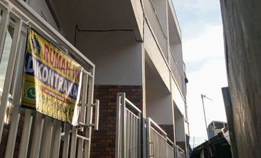 Rumah disewakan 2 lantai akses motor bebas banjir, di Lenteng agung jakarta selatan