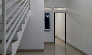 Rumah disewakan 2 lantai akses motor bebas banjir, di Lenteng agung jakarta selatan