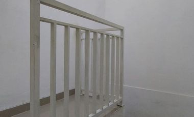 Rumah disewakan 2 lantai akses motor bebas banjir, di Lenteng agung jakarta selatan