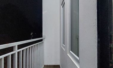 Rumah disewakan 2 lantai akses motor bebas banjir, di Lenteng agung jakarta selatan