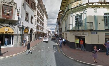 Propiedad Casa Comercial rentera de venta en Cuenca con parqueadero público en pleno centro histórico excelente rentabilidad