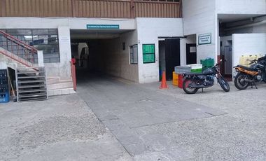 Propiedad Casa Comercial rentera de venta en Cuenca con parqueadero público en pleno centro histórico excelente rentabilidad