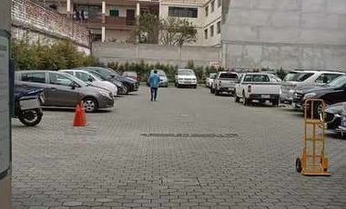 Propiedad Casa Comercial rentera de venta en Cuenca con parqueadero público en pleno centro histórico excelente rentabilidad