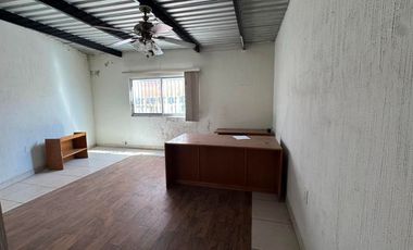 LOCAL COMERCIA EN VENTA ESTEBAN LOERA A UNA CUADRA DE REPUBLICA