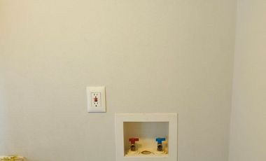 Departamento seminuevo 2 recamaras, 2 estacionamientos, 6o piso, elevador, seguridad, amenidades.