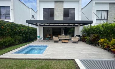Casa campestre en venta - Lagos de Iraka