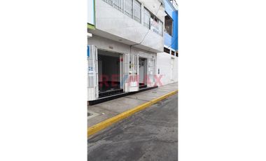 Se Alquila Local Comercial De 25 M² En Primer Piso - Cuadra 7 Manuel Ruiz S/. 2,000.00