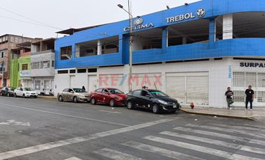 Se Alquila Local Comercial De 25 M² En Primer Piso - Cuadra 7 Manuel Ruiz S/. 2,000.00