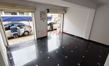 Se Alquila Local Comercial De 25 M² En Primer Piso - Cuadra 7 Manuel Ruiz S/. 2,000.00