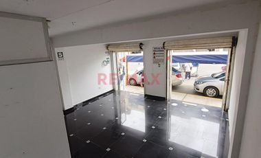 Se Alquila Local Comercial De 25 M² En Primer Piso - Cuadra 7 Manuel Ruiz S/. 2,000.00