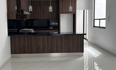 Casa Residencial Nueva en venta en la Moraleja ¡Trato Directo¡ con 5 Recámaras y 180 m² de Terreno.