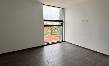 Casa Residencial Nueva en venta en la Moraleja ¡Trato Directo¡ con 5 Recámaras y 180 m² de Terreno.