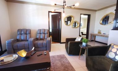 En Renta! Residencia Estilo Toscana en Contry la Silla amueblado y equipado