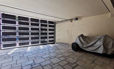 En Renta! Residencia Estilo Toscana en Contry la Silla amueblado y equipado