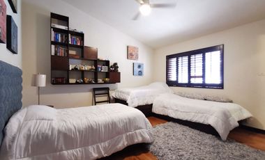 En Renta! Residencia Estilo Toscana en Contry la Silla amueblado y equipado