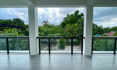 FOR SALE MODERN ELEGANT RETIREMENT HOME WITH SPACEOUS BACKYARD NEAR THE VALLEYS AND WITH ACCESS TO NEW CLARK CITY