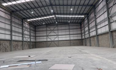 Bodega Alquilo En Conjunto Cerrado 1.556 M2 / Alquiler $38.900.000 / Arroyohondo Yumbo