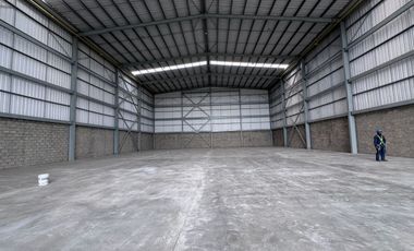 Bodega Alquilo En Conjunto Cerrado 1.556 M2 / Alquiler $38.900.000 / Arroyohondo Yumbo