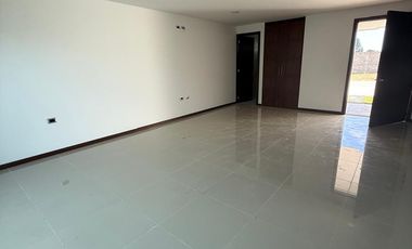 HERMOSA CASA EN ALTANA RESIDENCIAL, MUY CERCA DE PLAZA SAN DIEGO