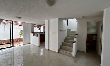 CASA TUMBACO EL ARENAL CERCA HILACRIL