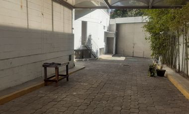 BODEGA CON OFICINAS DE 731 M. MUY CENTRICA AREA SUR PONIENTE