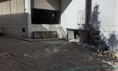 BODEGA CON OFICINAS DE 731 M. MUY CENTRICA AREA SUR PONIENTE