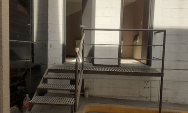 BODEGA CON OFICINAS DE 731 M. MUY CENTRICA AREA SUR PONIENTE