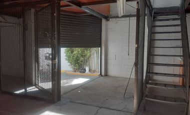 BODEGA CON OFICINAS DE 731 M. MUY CENTRICA AREA SUR PONIENTE