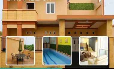 Rumah ala Villa dg Fasilitas Kolam Renang