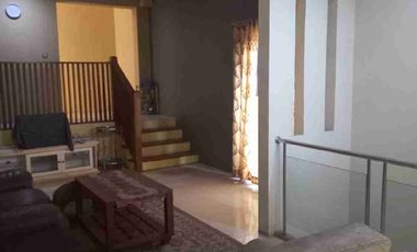 Rumah ala Villa dg Fasilitas Kolam Renang