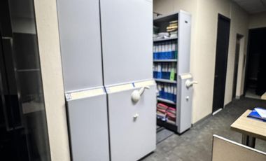 DIJUAL BANGUNAN KANTOR 3 LANTAI DI JALAN RAYA ANGGREK LOKA BSD FULL FURNISHED