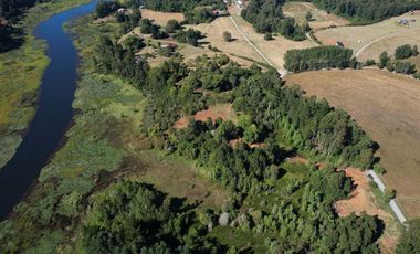 Se vende Exclusiva parcela con orilla  a Río Cayumapu 13.000 mt2