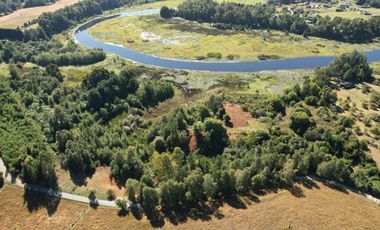 Se vende Exclusiva parcela con orilla  a Río Cayumapu 13.000 mt2